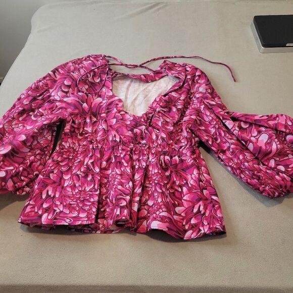 Kika Vargas x Target Women's Mum Floral Scallop Back Blouse Size Medium - Picture 5 of 8